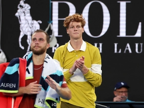 Sinner mit lockerem Auftaktsieg bei Australian Open