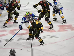 Ungefährdeter Wölfe-Heimsieg gegen Villach