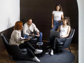 Sommerpraktika beim Land: Mehr Taschengeld und weniger Arbeitsstunden