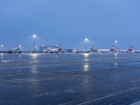 Flughafen Wien fährt Betrieb nach Glatteissperre wieder hoch