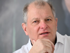 Ex-Burgtheaterdirektor inszeniert Bernhard in Stuttgart