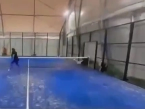 Sekunden vor der Katastrophe: Sporthalle in Rom stürzt während des Spiels ein