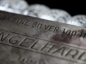 Silberpreis steigt erstmals über 100 Dollar