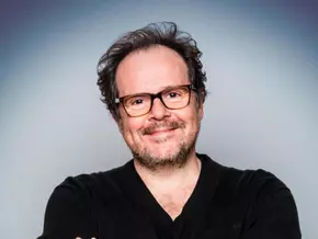 Thomas Mraz debütiert als Solokabarettist