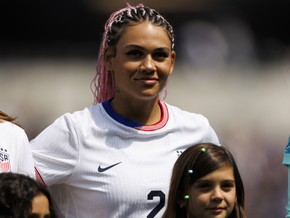 Rodman-Tochter wird bestbezahlte Fußballerin der Welt