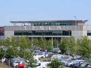 Tesla setzt auf Cybercabs und KI