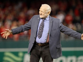 Mond-Crew gratuliert Buzz Aldrin zum 96. Geburtstag