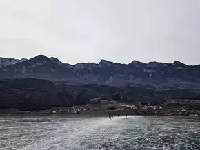 Zwei Unfälle am zugefrorenen Kalterer See