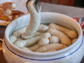 Münchner Wirt kombiniert Weißwurst mit Krapfen