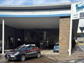 Carabinieri klären Einbruch auf Tankstelle auf