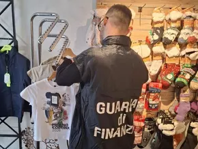 Über 200 gefälschte Olympia T-Shirts beschlagnahmt