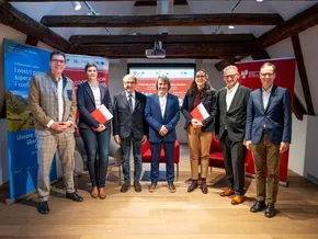 Euregio-Broschüre „Grenzenlos gesund“ in Bozen vorgestellt