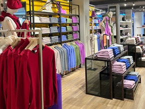 Parfums und Bekleidung: Polizisten und Carabinieri des Diebstahls verdächtigt