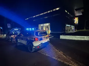 Meraner Ortspolizei stoppt aggressiven Ladendieb