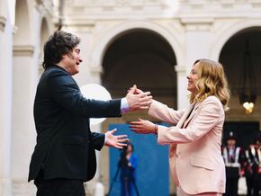 Trump und Milei fallen Meloni in den Rücken