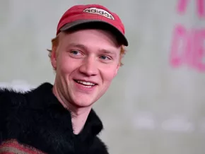 Schauspieler Bruno Alexander brach sich bei Filmdreh den Fuß