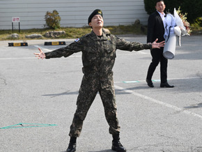 BTS-Sänger hat im Militärdienst “mehr übers Leben gelernt”