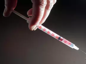 Dieb auf der Flucht stach Jugendlichem mit Spritze ins Bein