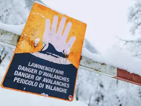 Lawinenabgang in Tirol: 20-Jähriger in Klinik verstorben