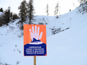 Tourengeher bei Lawinenabgang in Tirol teils verschüttet