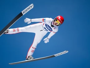 Skispringerin Eder in Hinzenbach nur von Prevc geschlagen