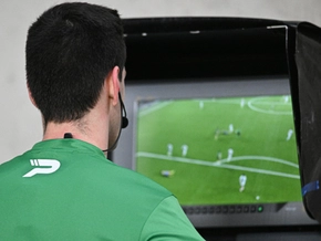 Mehr Macht für VAR bei Zeitspiel, Eckball und Gelben Karten