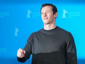 Callum Turner weicht Frage nach Bond-Rolle aus