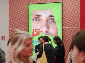 Erster Preis für neue Initiative der Gruppe Sparkasse für junge Menschen