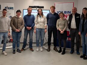 Junges Handwerk am Ruder