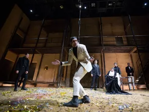 Lars Eidinger stoppte Theatervorstellung nach Degen-Unfall