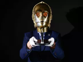 Arnies "Terminator"-Jacke und C-3PO-Kopf werden versteigert