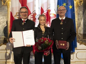 Mirjam Weichselbraun erhielt Tiroler Ehrenzeichen