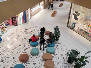 Von Baby-Gang umzingelt