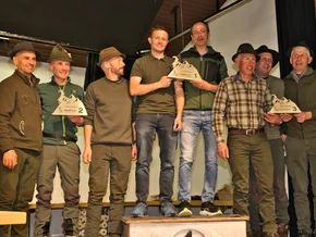 Jäger messen sich beim Jubiläumsbiathlon