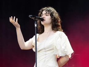 The Last Dinner Party sind auf großer Bühne gut angekommen