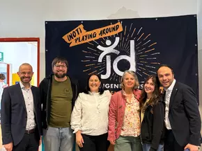 Inhouse Jugendtreff “Room 67” eröffnet: LR Achammer greift zum Kicker