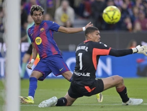 Yamal schießt Barcelona mit Triplepack zu Sieg im Schlager