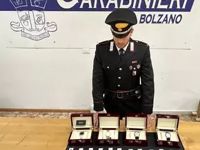 Carabinieri decken Betrug auf und zeigen Mann wegen aggressiven Bettelns an
