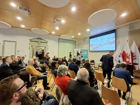 Englische Ausgabe von "Kann Südtirol Staat?" in Brüssel vorgestellt