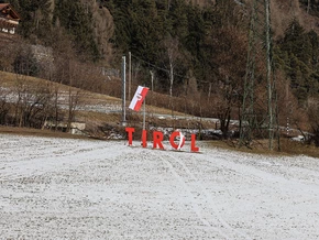 Bäuerin muss wegen TIROL-Schriftzug Strafe zahlen