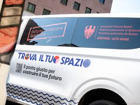 Neun Kleinbusse für Jugendarbeit