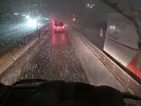 Schnee mit Blitz und Donner: “Thundersnow” sorgt für Chaos – VIDEO