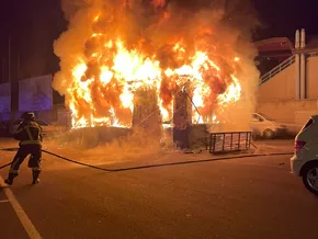 Kiosk in Flammen: Schäden belaufen sich auf 100.000 Euro