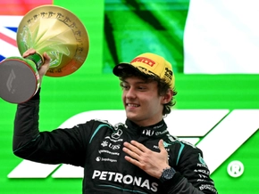 Mercedes-Teenager Antonelli feiert in China Premierensieg