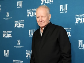 Stellan Skarsgård mit Dakota Fanning in Thriller-Serie