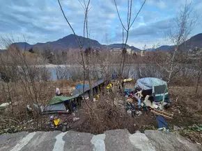 Illegale Behausungen am Eisack: 40 Kubikmeter Müll entfernt