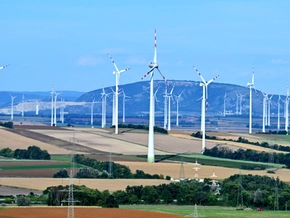 Zehetner kündigt EU-Initiative für niedrigere Strompreise an