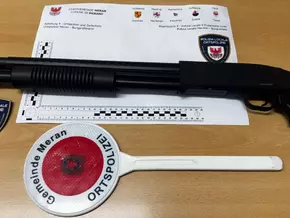 Spaziergang mit den Söhnen – und mit einem Gewehr