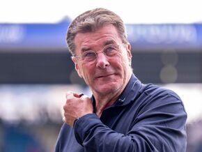 Wolfsburg feuert Trainer und Sportchef – Hecking übernimmt