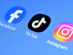 Auch Indonesien sperrt Social Media für junge Menschen